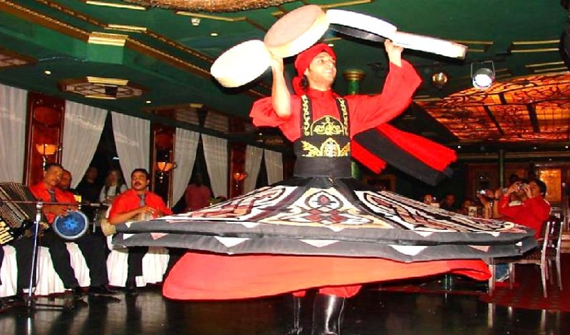 Cena y Espectáculo en Crucero Por El Nilo 