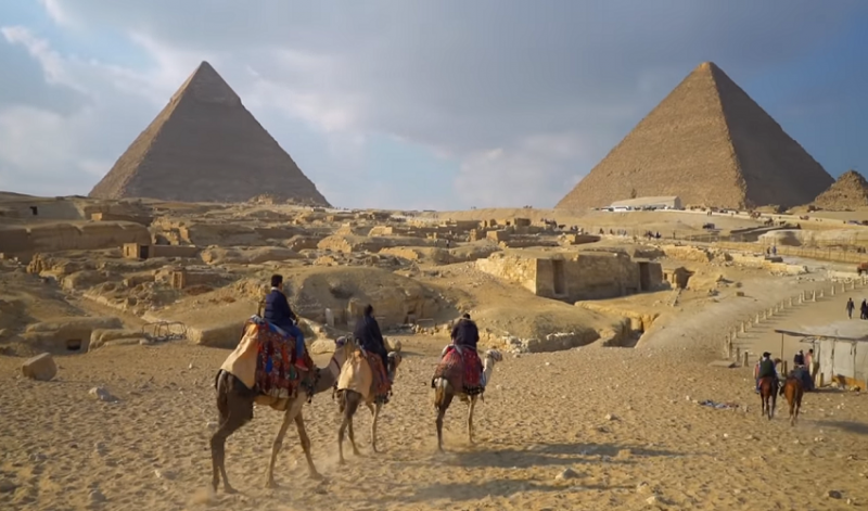 pyramids of Giza Plateau