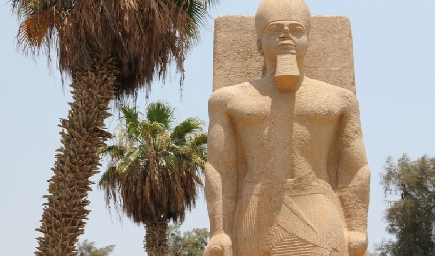 Ramses II en Menfis Egipto