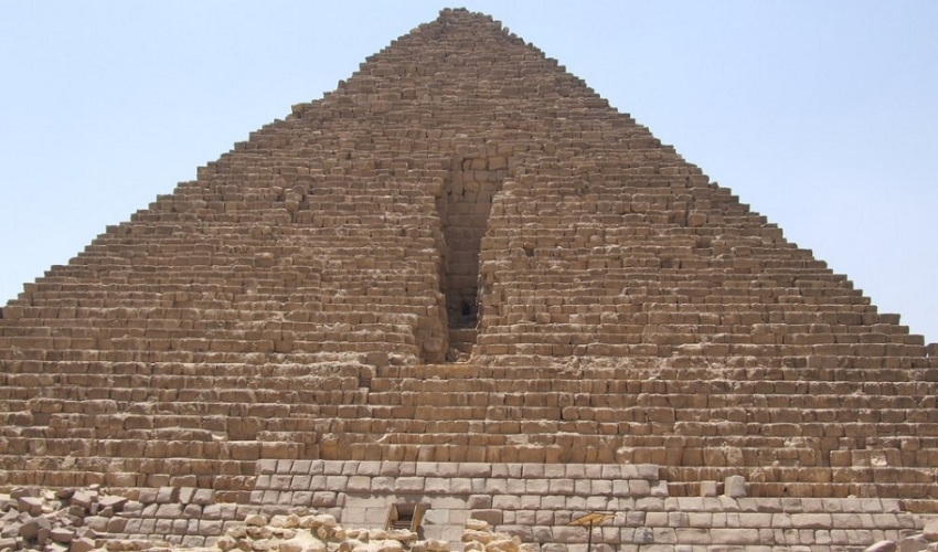 La Pirámide de Micerinos