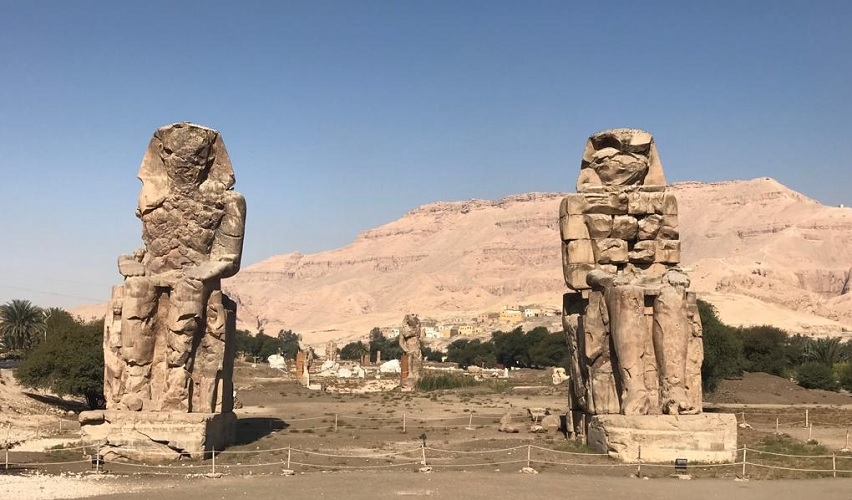 Kolosse von Memnon - Kreuzfahrten von Luxor nach Assuan