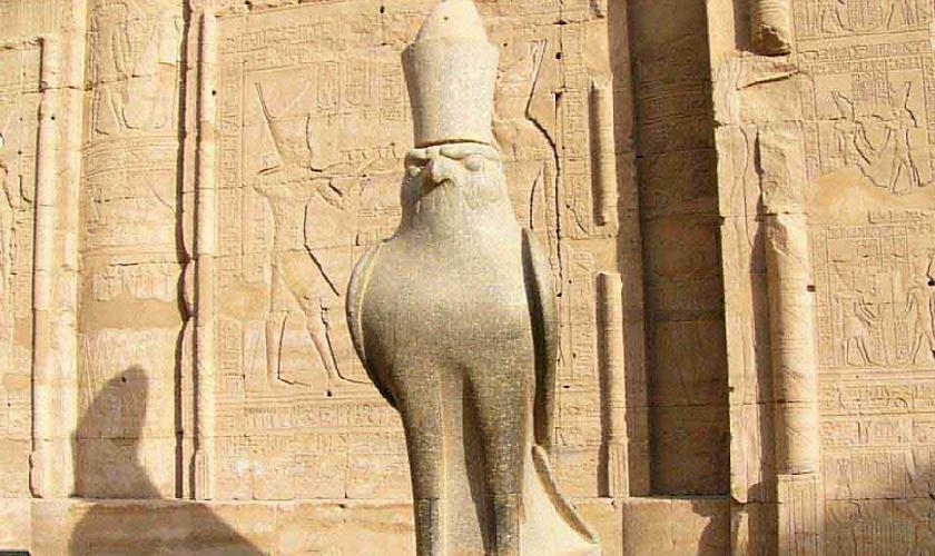 El Templo de Edfu, la figura del dios Horus