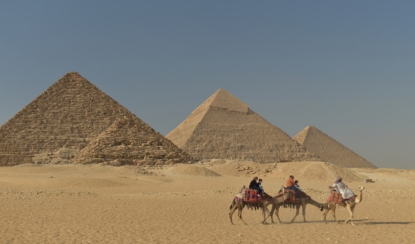 Giza Pyramids and Launch Cruise from Suez Port