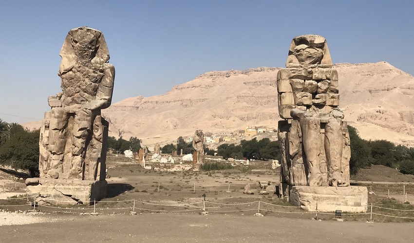 Radamis Nilkreuzfahrt, Kolosse von Memnon